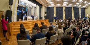 Михаил Ведерников предложил создать студенческий медиахаб - 2024-05-20 14:05:00 - 2