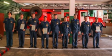 Псковских огнеборцев наградили за тушение пожара в усадьбе Римского-Корсакова - 2022-08-03 14:35:00 - 2