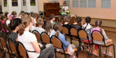 В Великих Луках прошла творческая встреча с поэтом Светланой Парамоновой - 2022-06-09 12:35:00 - 2