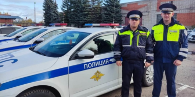 Псковские полицейские с мигалками довезли до ветеринарной клиники больную собаку - 2023-10-18 13:05:00 - 2