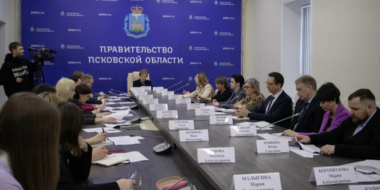 В Правительстве Псковской области обсудили проведение ярмарки трудоустройства - 2024-02-14 14:35:00 - 2