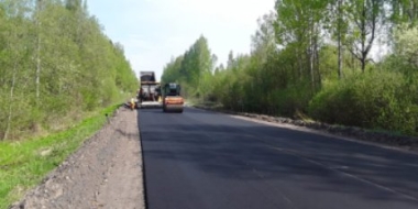 Псковавтодор выровнял участок Гдовской трассы в Псковском районе - 2021-06-25 08:43:00 - 2