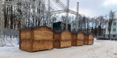 В Великих Луках началась подготовка к новогодней ярмарке - 2021-12-28 10:26:00 - 2