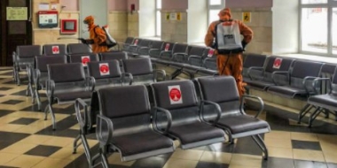 В Великих Луках сотрудники МЧС обрабатывают места скопления людей - 2022-02-18 12:35:00 - 2