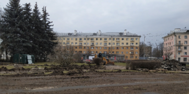 В Пскове началось благоустройство сквера на площади Ленина - 2021-04-13 11:36:00 - 2