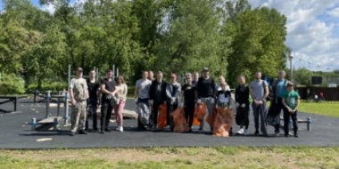 В Великих Луках прошел экологический субботник - 2022-06-06 15:35:00 - 2