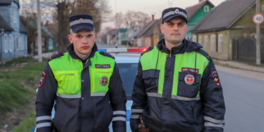 В Печорах автоинспекторы вывели из горящего дома пожилую женщину - 2023-04-27 10:35:00 - 2