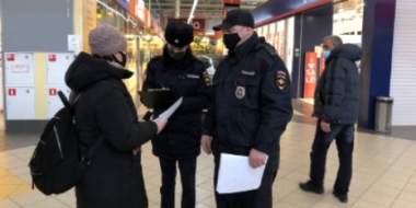 Полицейские Великих Лук провели рейд по профилактике мошенничества - 2022-01-25 12:05:00 - 2
