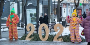Новогодняя ярмарка начала работать в Пскове - 2021-12-21 10:05:00 - 2