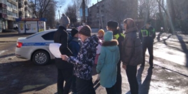 Водителям Великих Лук напомнили о важности детского автокресла - 2022-03-15 13:05:00 - 2