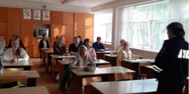 Великолукские полицейские встретились с родителями школьников - 2023-05-03 14:35:00 - 2
