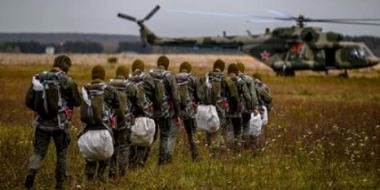 Разведчики ЗВО отработали десантирование на воду в Псковской области - 2021-07-09 14:56:00 - 2