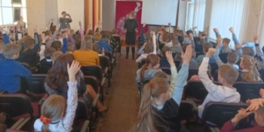 Уроки по дорожной безопасности прошли в великолукской школе - 2022-03-25 11:05:00 - 3