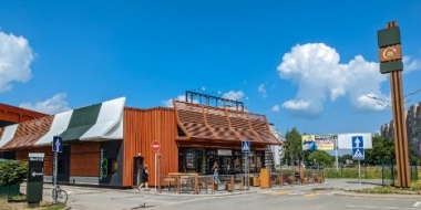 Новый McDonalds откроется в Великих Луках 28 июня - 2022-06-27 12:24:00 - 2