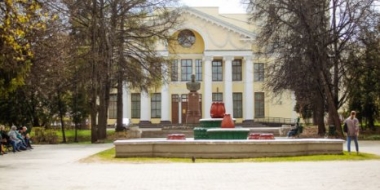 С 22 по 26 августа в Великих Луках будет проходить ярмарка «Школьный базар» - 2022-08-19 12:35:00 - 2