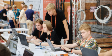 Юные техники Пскова вошли в число победителей на соревнованиях беспилотников - 2023-08-03 14:05:00 - 2