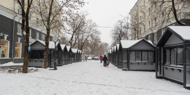 Новые ярмарочные домики установлены на улице Пушкина в Пскове - 2023-11-24 08:35:00 - 2