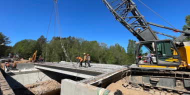 В Плюсском районе ремонтируют мост - 2024-05-24 09:05:00 - 3