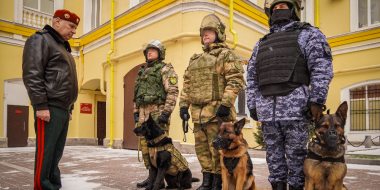 Командующий СЗФО Росгвардии рассказал о подвиге на СВО служебных собак из Пскова - 2023-06-21 12:35:00 - 2