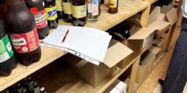 В Великих Луках из незаконной продажи изъята крупная партия алкоголя - 2021-07-16 11:56:01 - 2