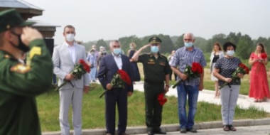 Михаил Ведерников и Александр Котов присоединились к минуте молчания - 2021-06-22 16:45:00 - 2