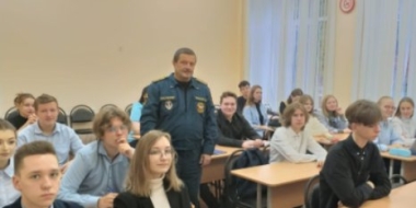 Инспекторы ГИМС проводят в школах уроки безопасности на воде - 2021-10-01 11:12:00 - 2