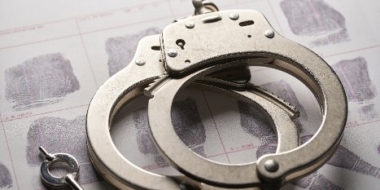 В Локне женщину приговорили к 7 годам тюрьмы за убийство топором брата супруга - 2021-05-14 09:48:00 - 2