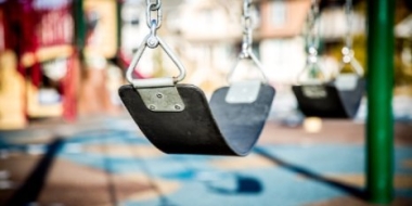 По требованию прокуратуры Плюсского района отремонтирована дет-ская площадка - 2021-06-09 14:13:00 - 2