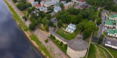 В День флага России псковичи развернули двухкилометровый триколор - 2022-08-23 10:35:00 - 2