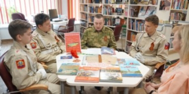Псковские росгвардейцы присоединились к акции «Читаем детям о войне» - 2021-05-11 17:36:00 - 2