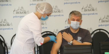 В Псковской городской Думе прошла выездная вакцинация - 2021-10-01 13:12:00 - 2