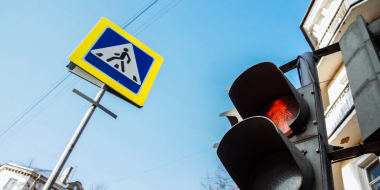 Жителю Дновского района выплатят компенсацию за упавший на него дорожный знак - 2023-05-26 12:05:00 - 2