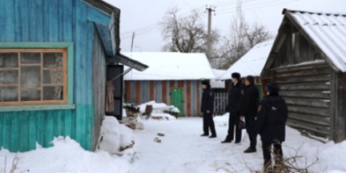 В Невельском районе полицейские спасли на пожаре местную жительницу - 2022-01-14 15:58:00 - 2