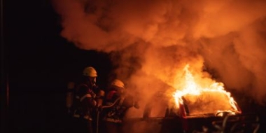 В Великих Луках подожгли автомобиль - 2021-04-28 12:04:14 - 2