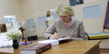 В Великих Луках презентовали книгу о Новоржеве - 2021-05-24 12:13:00 - 2