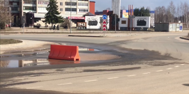 Асфальт провалился на перекрестке Ленина-Дьяконова - 2023-04-10 14:35:00 - 2