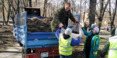 В Великих Луках стартовал месячник по благоустройству - 2022-04-15 14:35:00 - 2