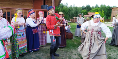 Дефиле авторских костюмов пройдет на фестивале РосянкаFEST - 2023-08-18 20:05:00 - 2