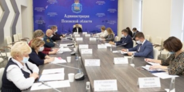 Реализация мер по противодействию COVID-19 стала темой совещания в Пскове - 2021-10-05 09:35:00 - 2