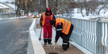 Мост через Милевку в Пскове ремонтируют с опережением графика - 2022-12-07 08:35:00 - 2