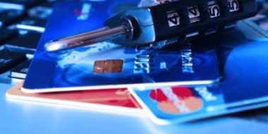 Житель Великих Лук распорядился найденной банковской картой по-своему - 2021-06-03 15:56:00 - 2