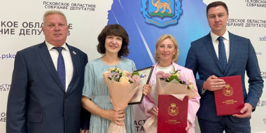 Награды вручены медикам Псковской области - 2024-06-13 15:35:00 - 2