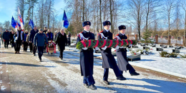 Полицейские почтили память погибшего защитника Великих Лук - 2025-02-21 17:05:00 - 2