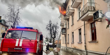 Псковские пожарные спасли жильцов многоквартирного дома - 2025-03-06 12:35:00 - 2