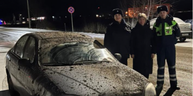 Полицейские вытащили автомобиль себежанки из грязи на заброшенной дороге - 2025-05-13 11:05:00 - 2