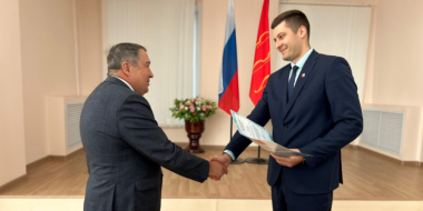 Начальнику отдела ГО и ЧС в Великих Луках вручили Почетную грамоту - 2025-06-03 09:05:00 - 2
