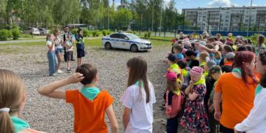 Сотрудники Госавтоинспекции провели урок для великолукских школьников - 2025-06-04 16:05:00 - 2