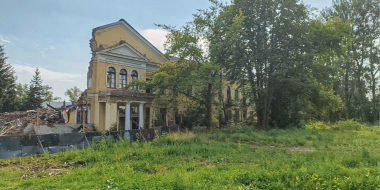 Развалины старой больницы портят облик Великих Лук - 2025-07-11 11:35:00 - 2