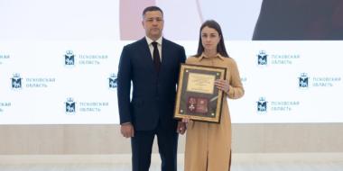 Медали и ордена вручили семьям погибших героев-защитников Отечества - 2025-07-18 15:05:00 - 2