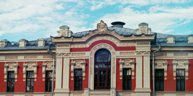 Арт-скамью установят у Псковского театра в честь юбилея Александра Стройло - 2025-09-03 11:05:00 - 2